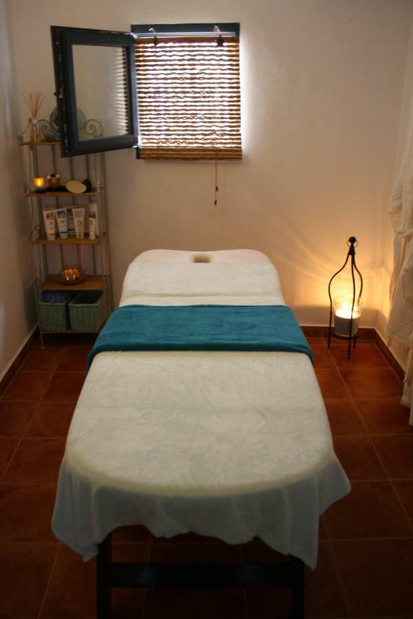 Boutique Bed & Breakfast Casa Utopia Alcaucín Buitenkant foto