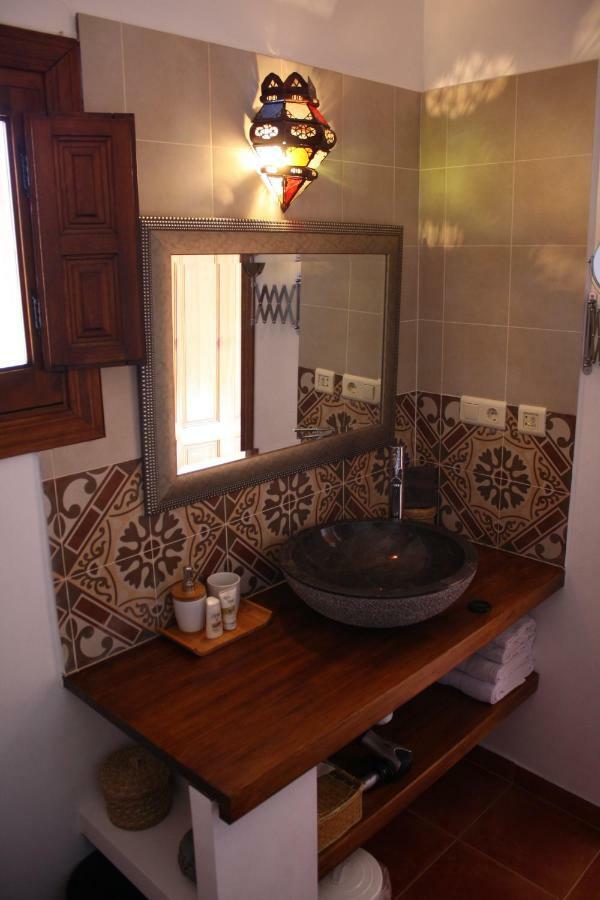Boutique Bed & Breakfast Casa Utopia Alcaucín Buitenkant foto