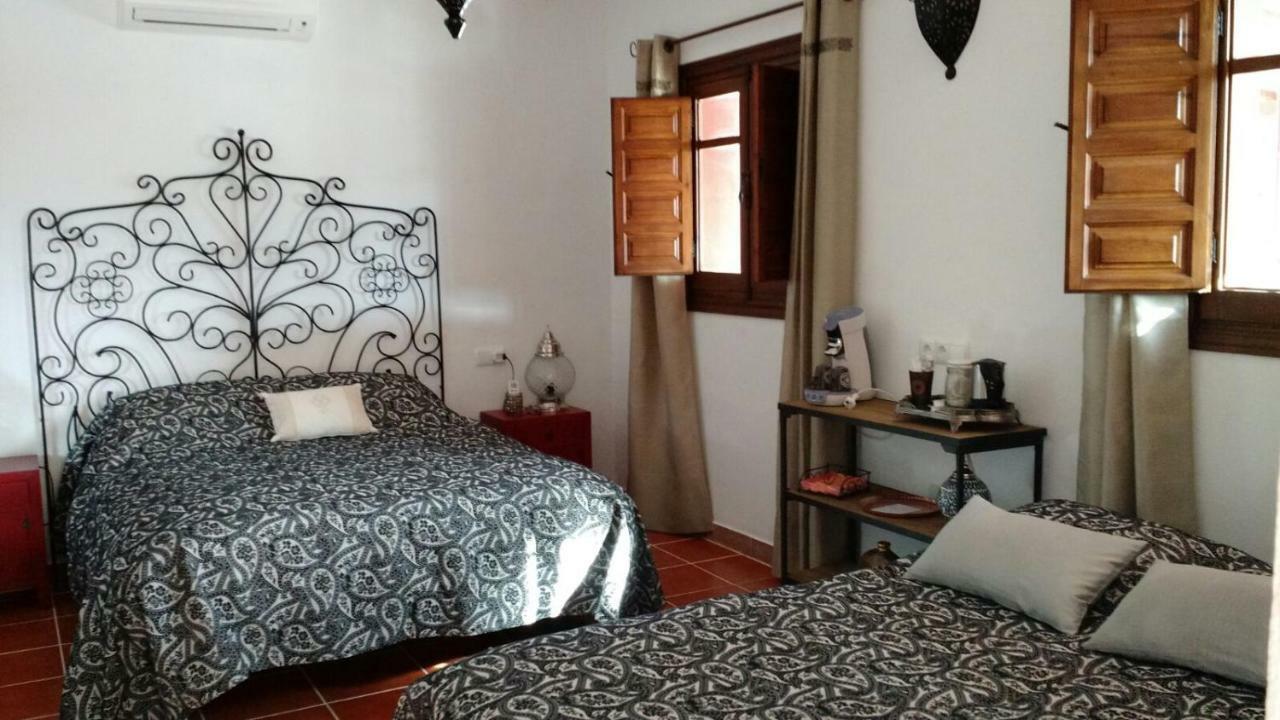 Boutique Bed & Breakfast Casa Utopia Alcaucín Buitenkant foto